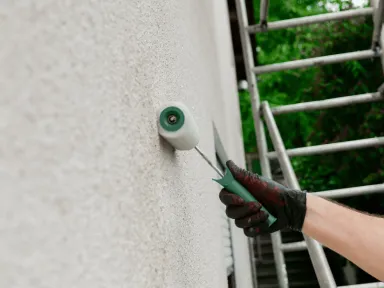 外壁塗装の時期はいつがベスト？年数目安・季節・20年放置のリスクまで解説